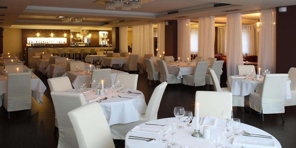 Golden Fish Apartmany Xia Πίλζεν Εξωτερικό φωτογραφία