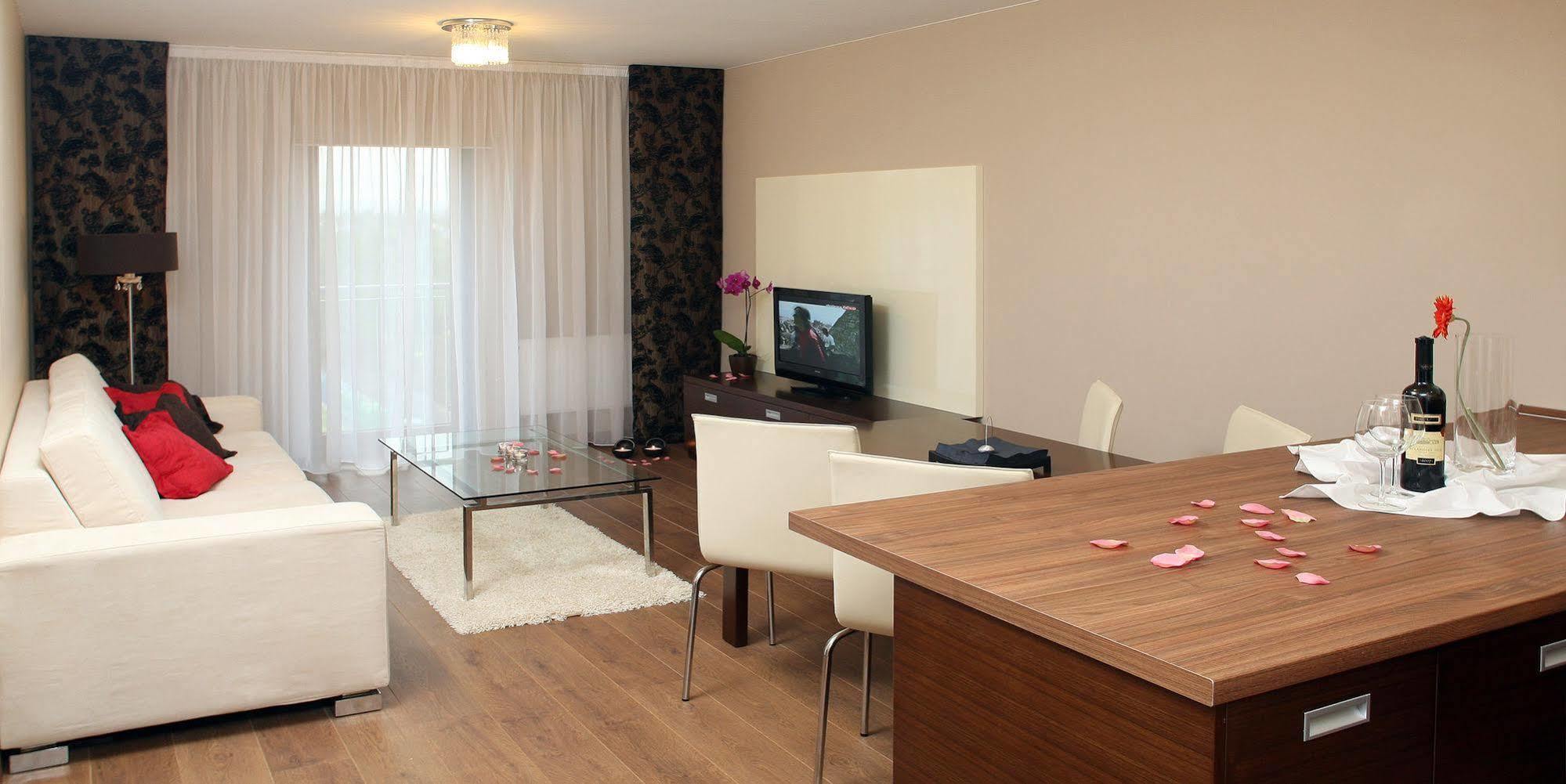 Golden Fish Apartmany Xia Πίλζεν Εξωτερικό φωτογραφία