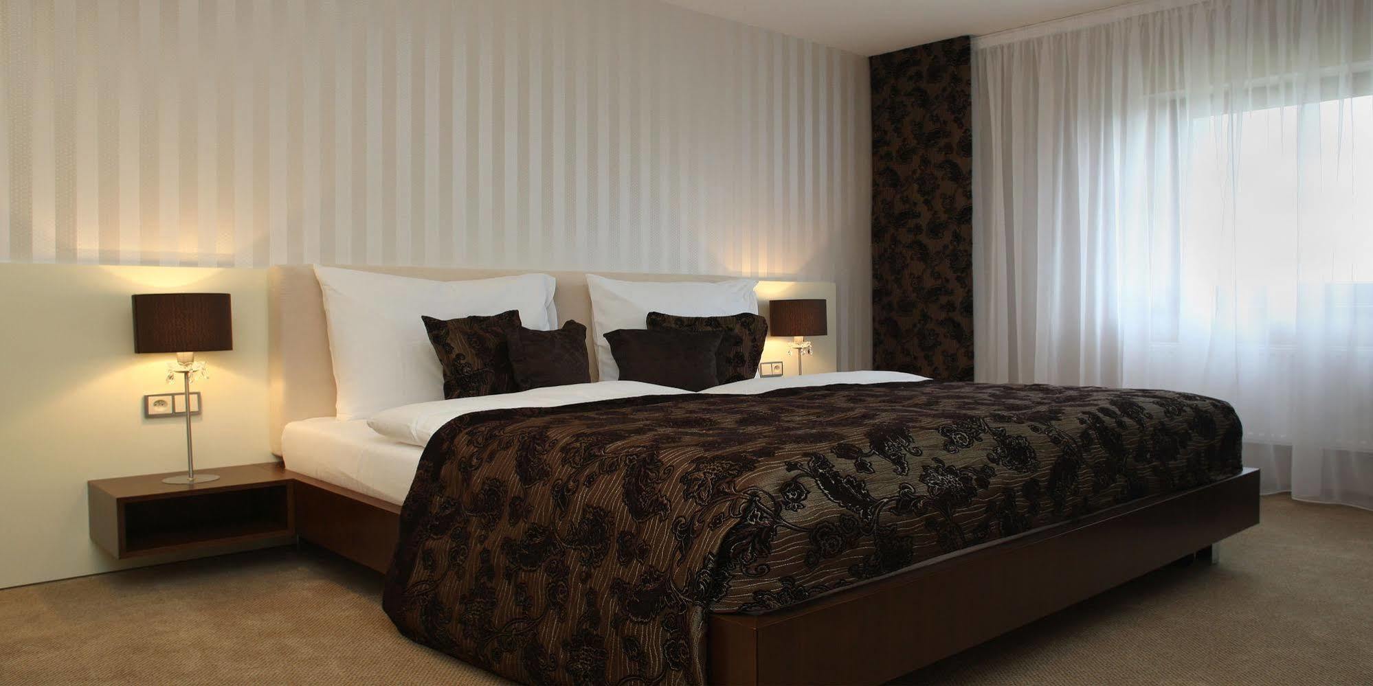 Golden Fish Apartmany Xia Πίλζεν Εξωτερικό φωτογραφία