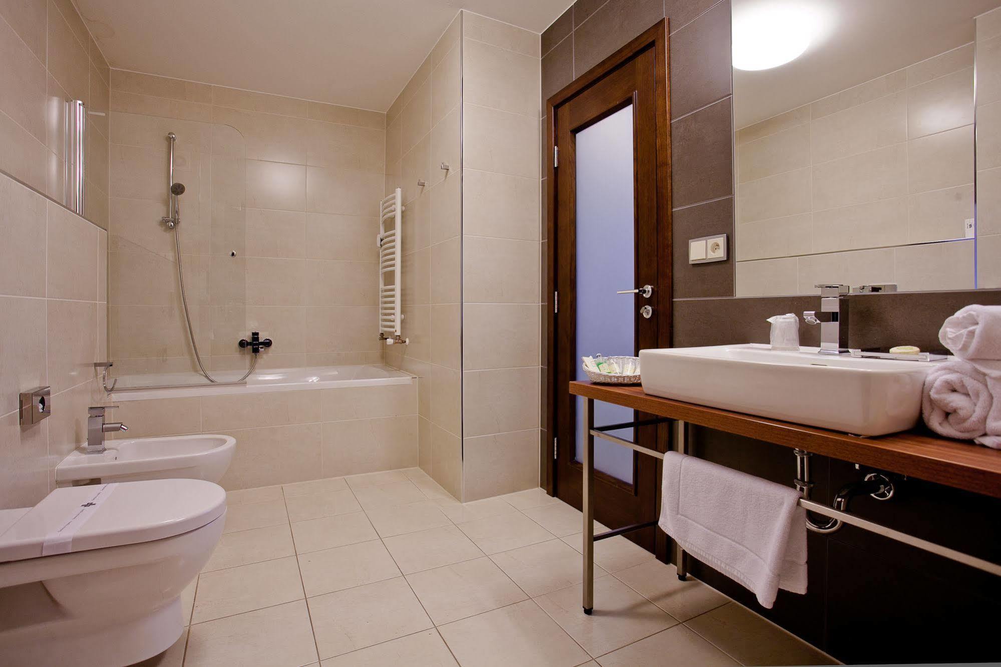 Golden Fish Apartmany Xia Πίλζεν Εξωτερικό φωτογραφία